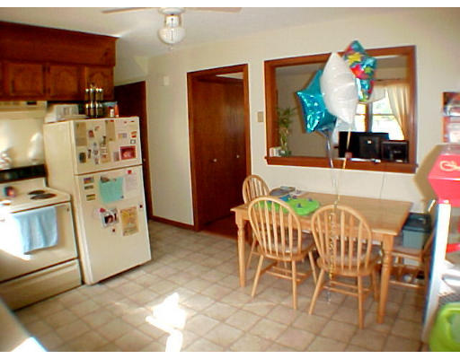 704 Russell Road Westfield, MA 01085 - Photo 3 of 7