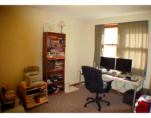 704 Russell Road Westfield, MA 01085 - Photo 6 of 7