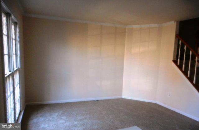 659 Concerto Lane Silver Spring, MD 20901 - Photo 5 of 17 Living Room