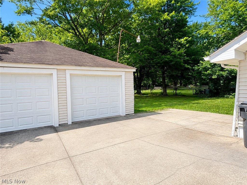 2516 Weir Road Northeast Warren, OH 44483 - Photo 3 of 22
