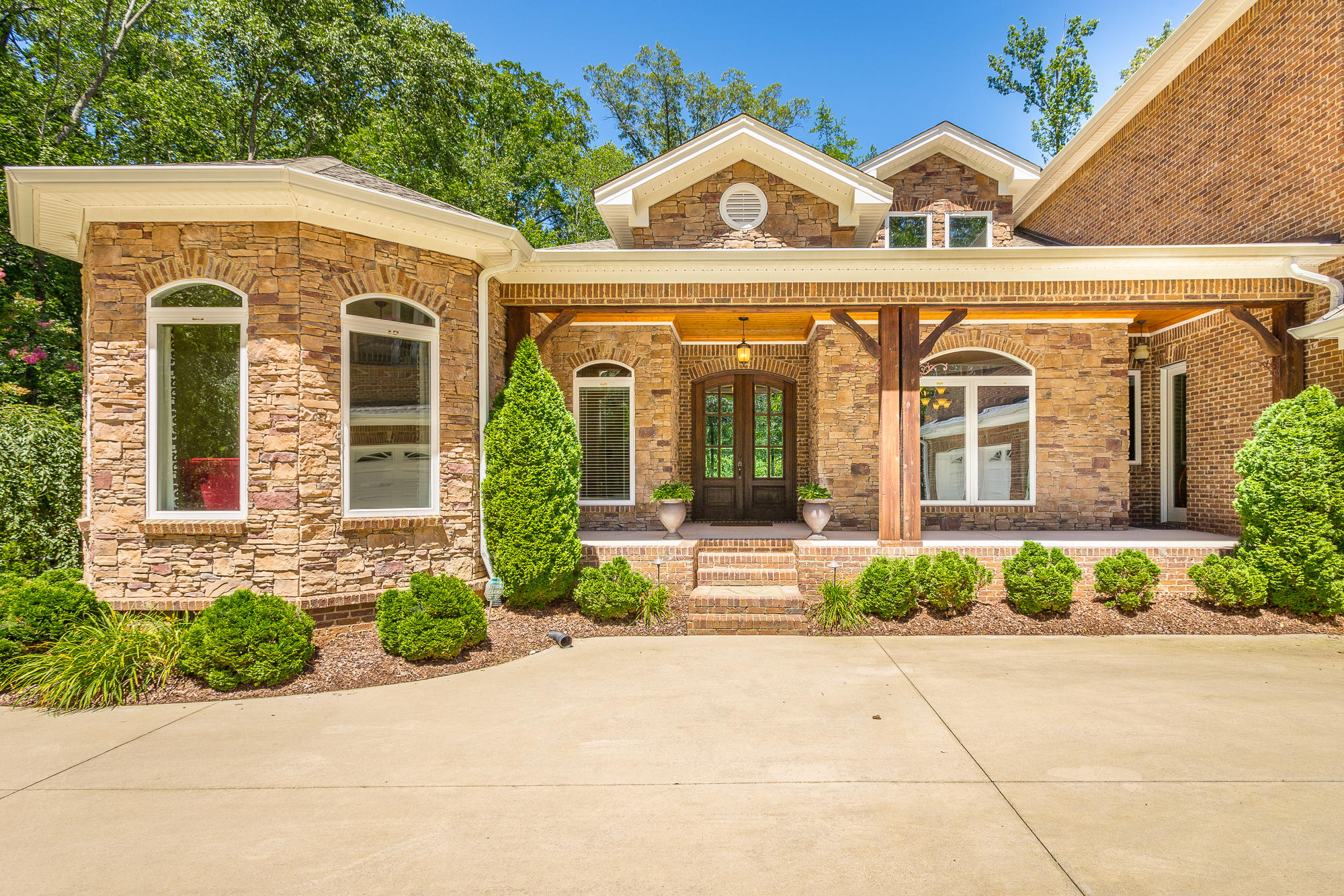 1703 East Boy Scout Road Hixson, TN 37343 - Photo 20 of 57 Front