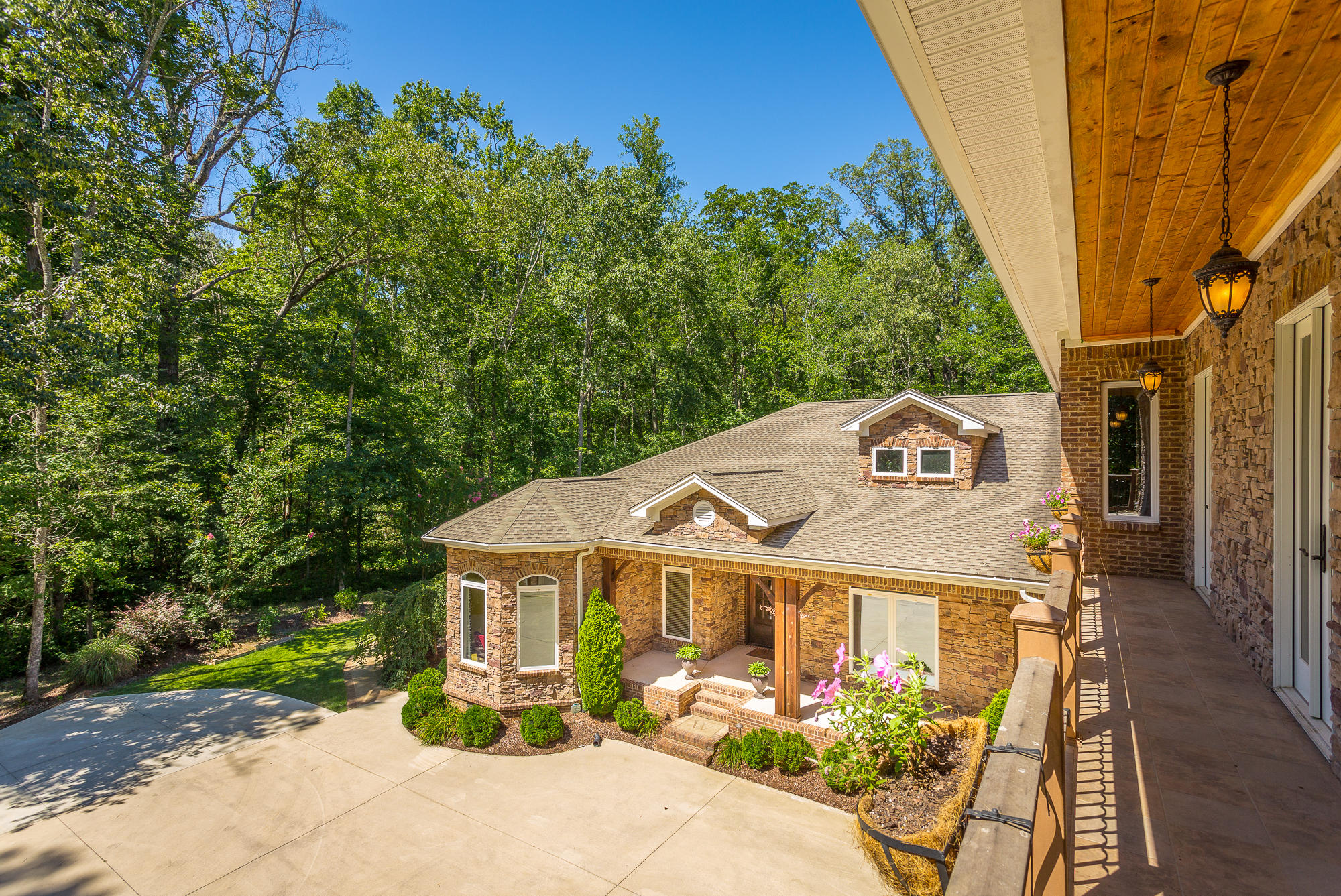 1703 East Boy Scout Road Hixson, TN 37343 - Photo 40 of 57 Balcony