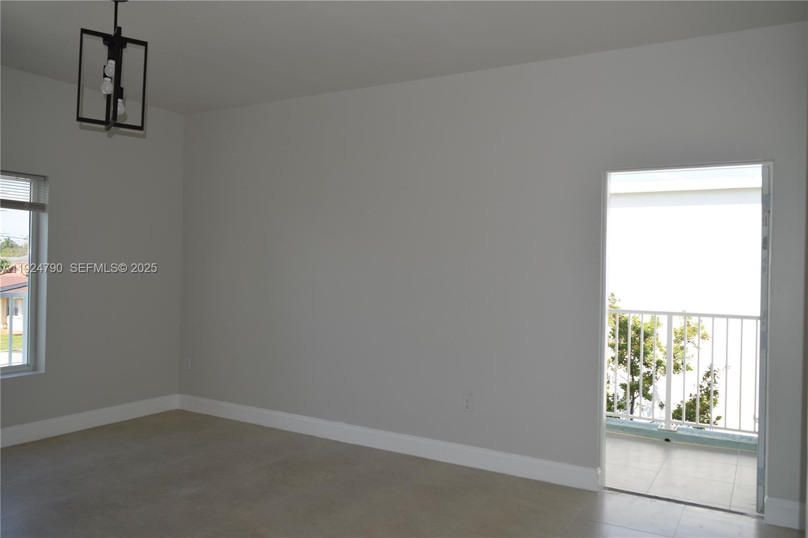 435 Southwest 78th Court Miami, FL 33144 - Photo 12 of 19 an empty room with a window