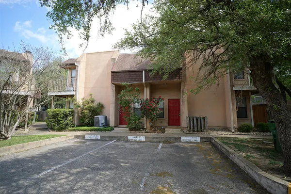$1,350 | 8418 Fathom Circle, Unit C302, Austin, TX 78750