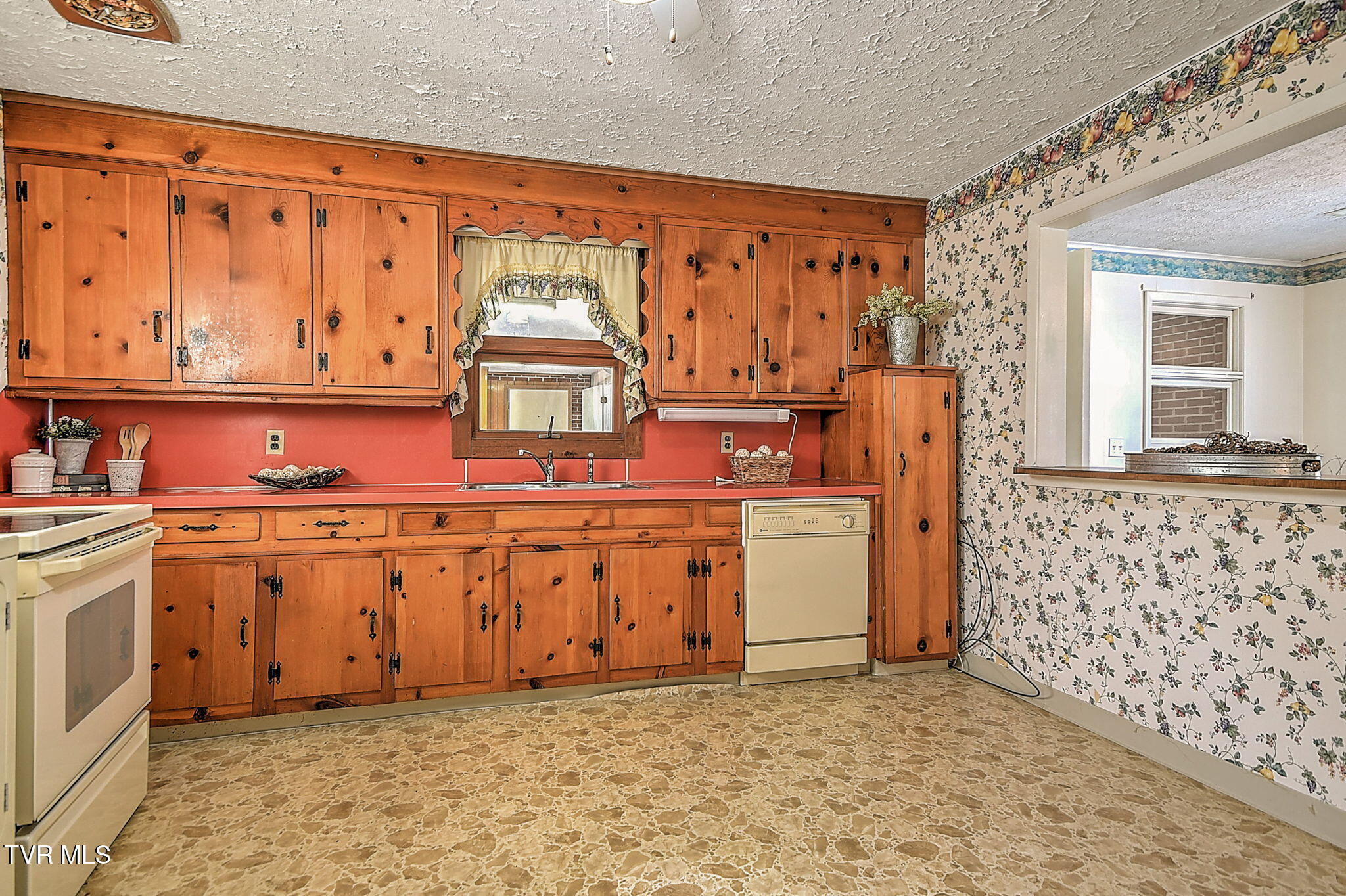 108 Broadview Street Kingsport, TN 37665 - Photo 17 of 35 20-web-or-mls-108 Broadview GUnit-21