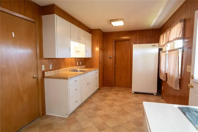 $325,000 | 2209 54th Highway, Piqua, KS 66761