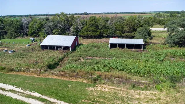 $325,000 | 2209 54th Highway, Piqua, KS 66761