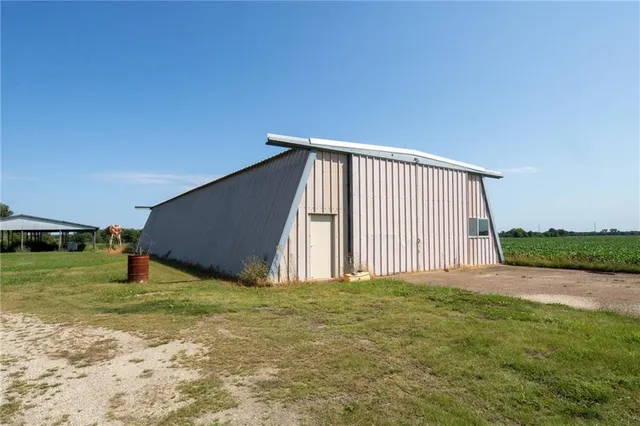 $325,000 | 2209 54th Highway, Piqua, KS 66761