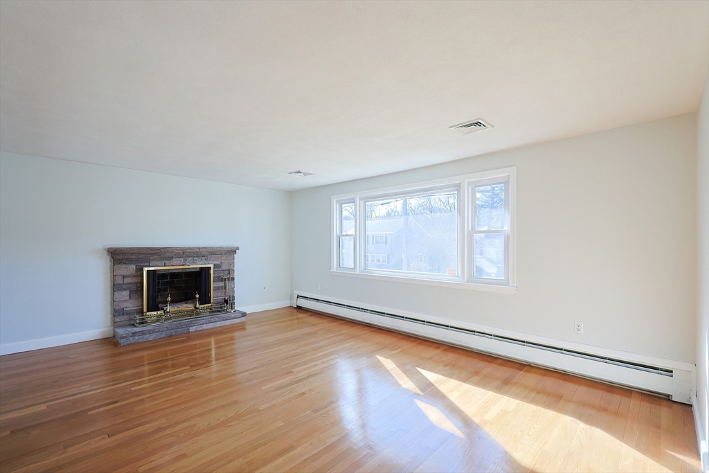 18 Manning Road Dedham, MA 02026 - Photo 5 of 37 Gallery Image 5