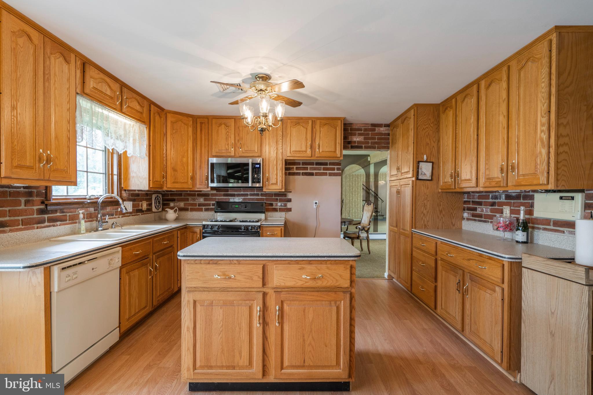 560 Long Meadow Road Norristown, PA 19403 - Photo 8 of 35 Gallery Image 8