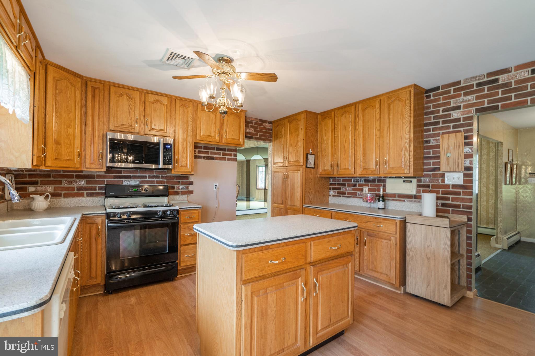 560 Long Meadow Road Norristown, PA 19403 - Photo 9 of 35 Gallery Image 9