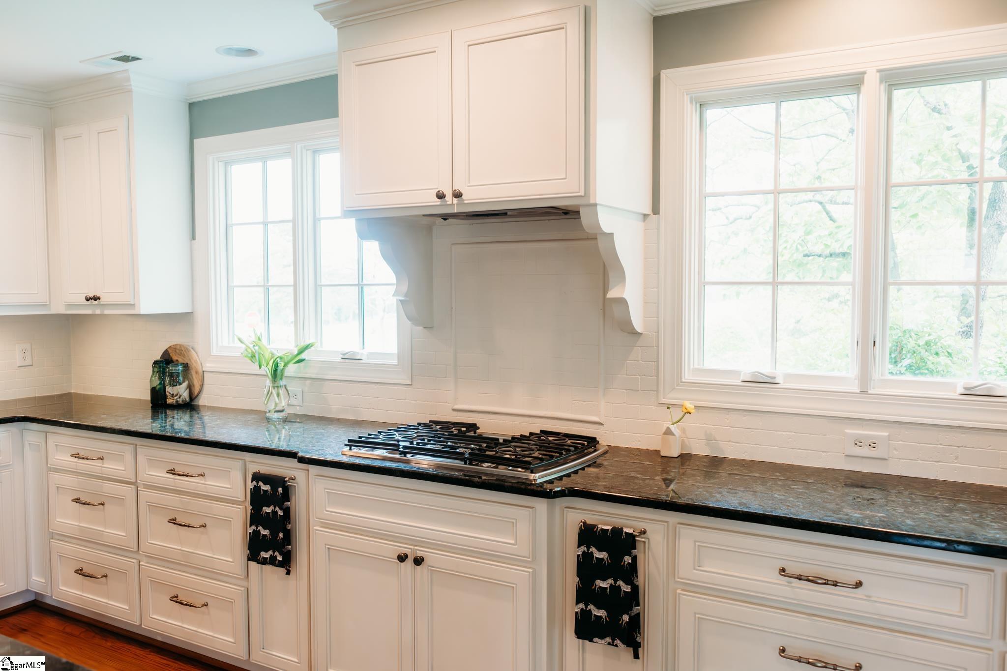 46 Riverside Drive Greenville, SC 29605 - Photo 15 of 47