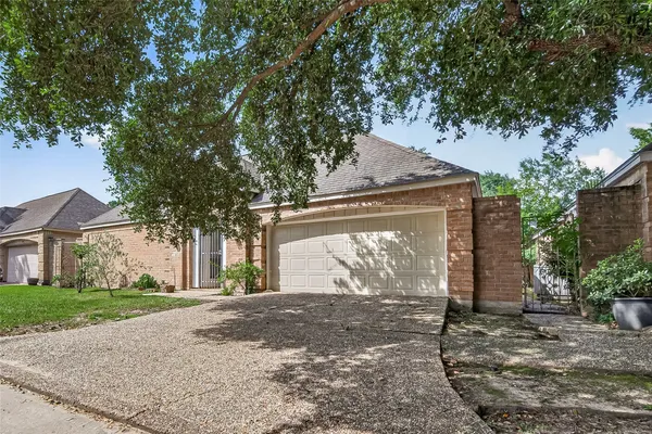 $285,000 | 324 Champions Colony III, Houston, TX 77069