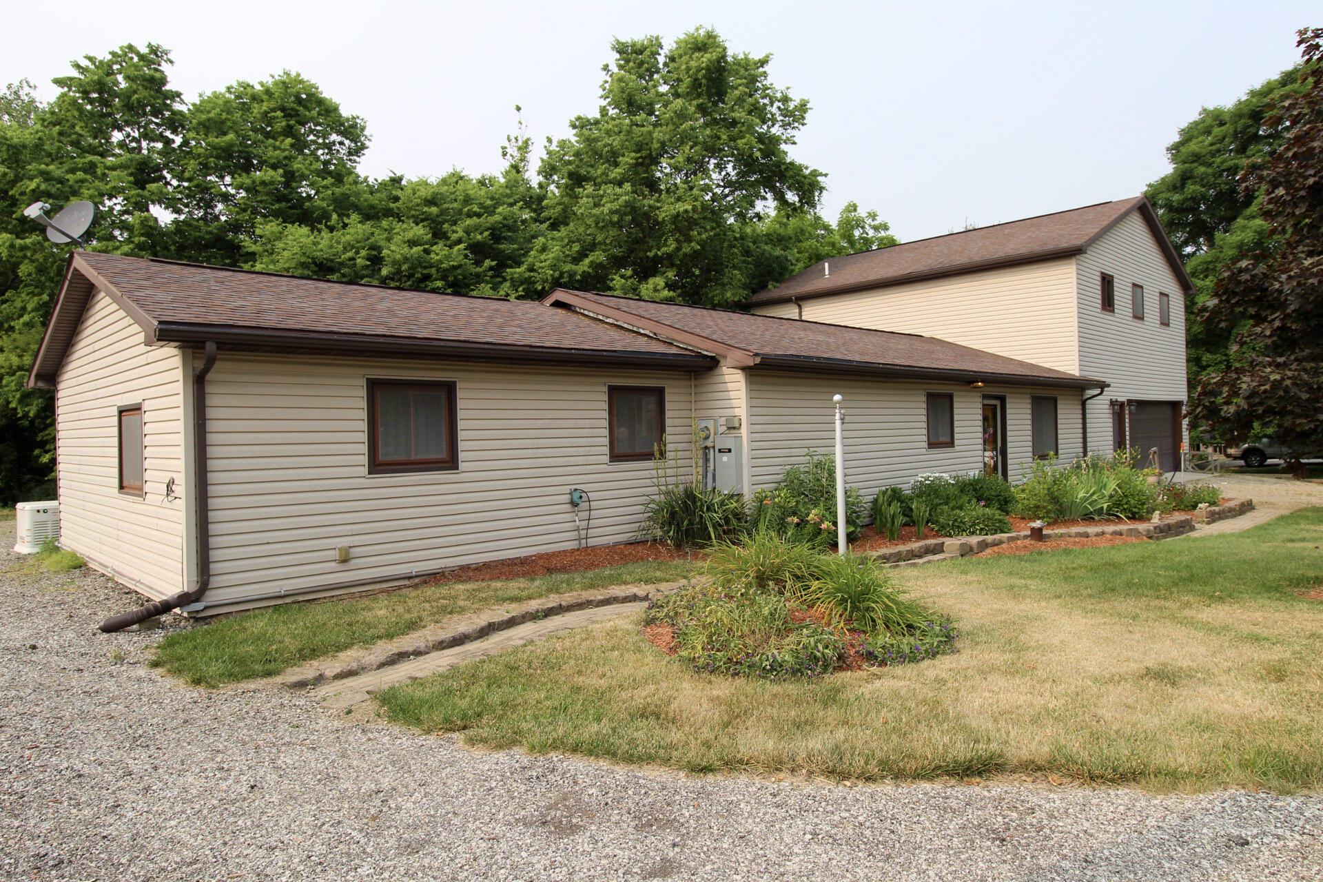10680 Lancaster-Circleville Road Southwest Amanda, OH 43102 - Photo 2 of 36 Front and Side