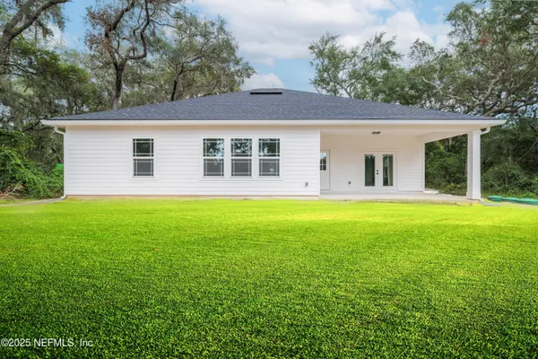 $395,000 | 251 Swan Lake Drive, Melrose, FL 32666