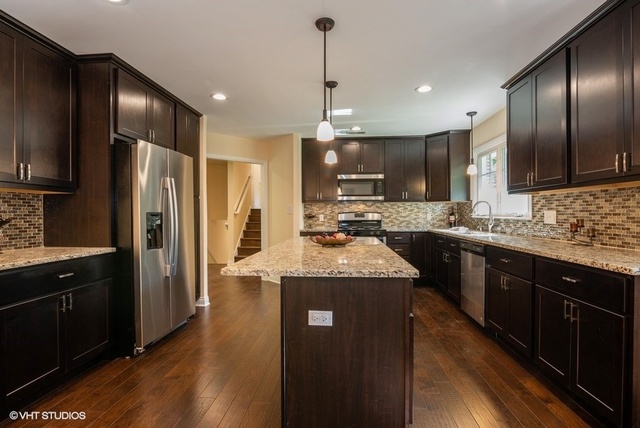 184 Stonegate Road Trout Valley, IL 60013 - Photo 4 of 32