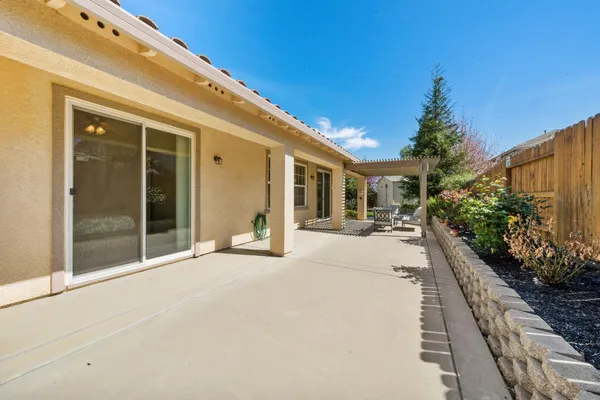 $425,000 | 1008 Summer Lane, Patterson, CA 95363