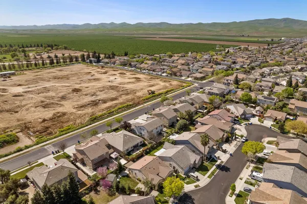 $425,000 | 1008 Summer Lane, Patterson, CA 95363