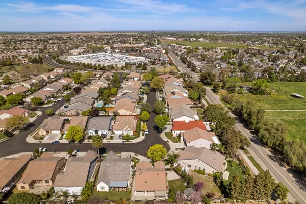 $425,000 | 1008 Summer Lane, Patterson, CA 95363