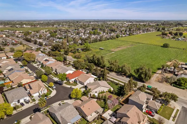$425,000 | 1008 Summer Lane, Patterson, CA 95363