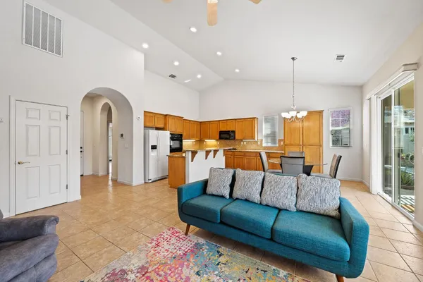 $425,000 | 1008 Summer Lane, Patterson, CA 95363