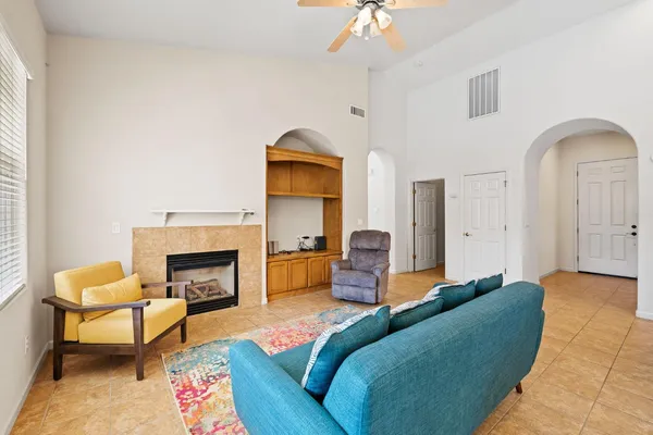 $425,000 | 1008 Summer Lane, Patterson, CA 95363