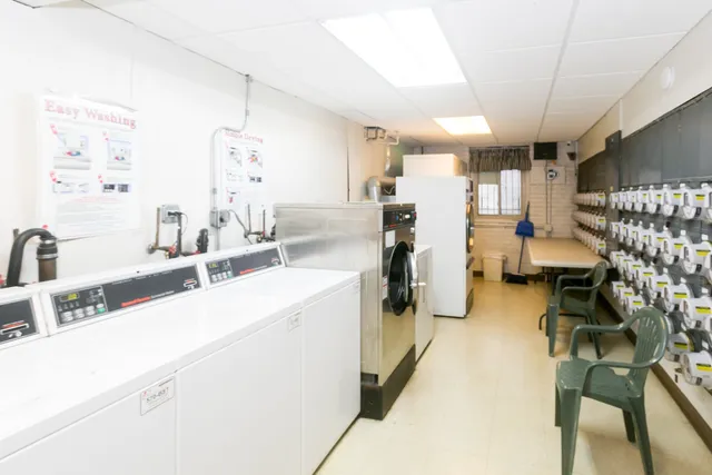 $1,300 | 2629 North Hampden Court, Unit 216, Chicago, IL 60614