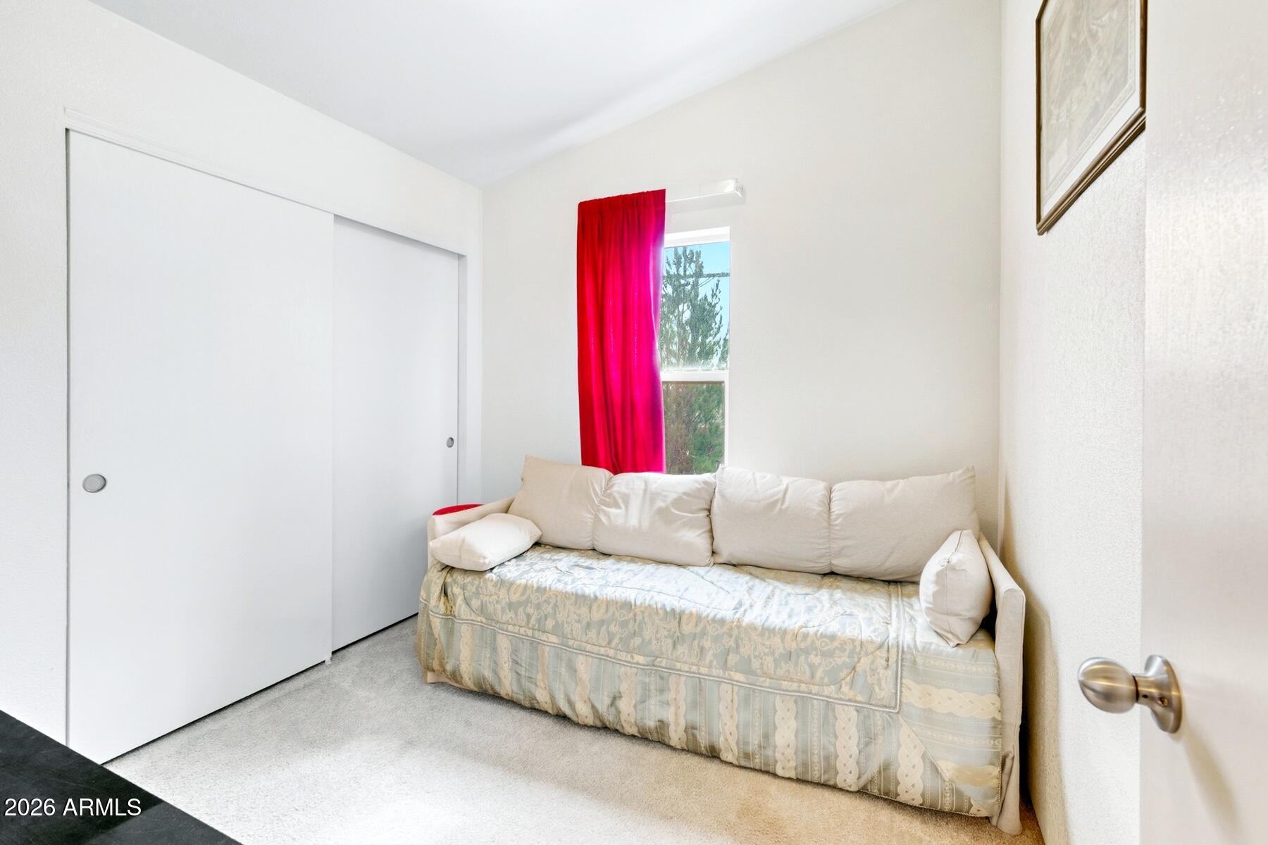 1250 North Fort Grant Road Willcox, AZ 85643 - Photo 20 of 33 a living room with furniture and a window