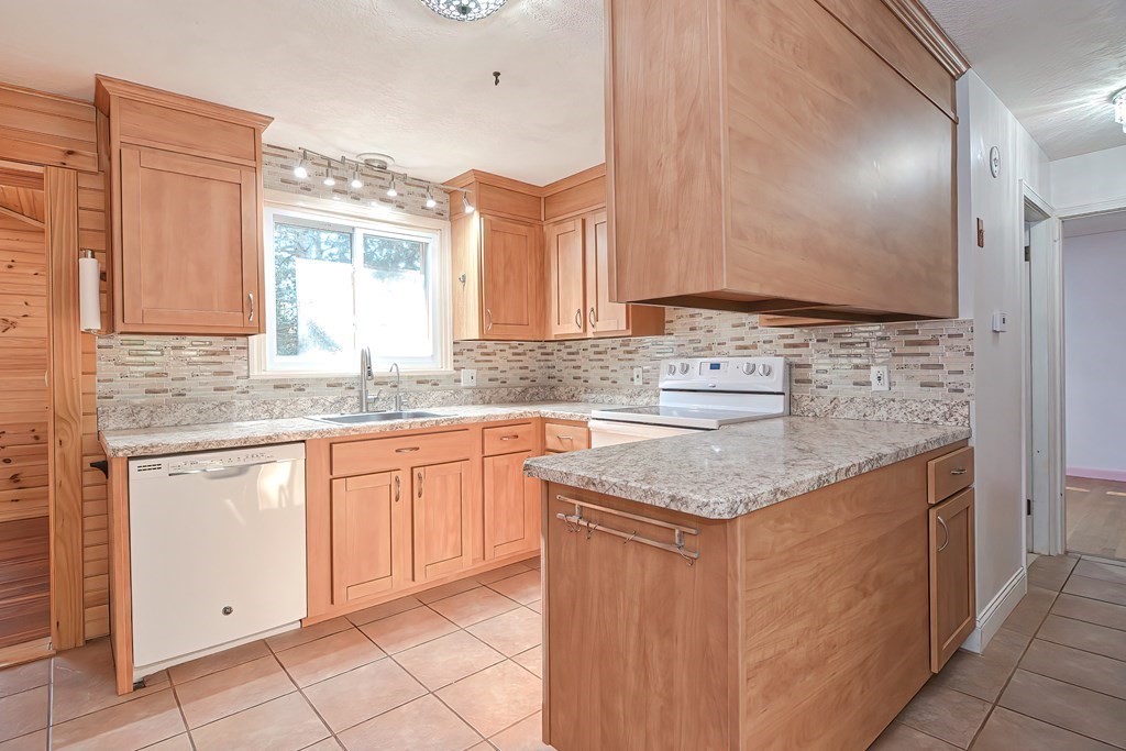 11 Pullard Road Grafton, MA 01519 - Photo 15 of 41 Gallery Image 15