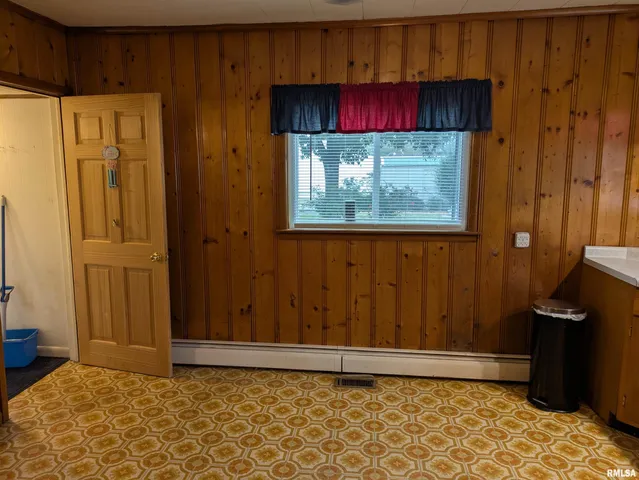 $85,000 | 1207 Burgess Avenue, Johnston City, IL 62951