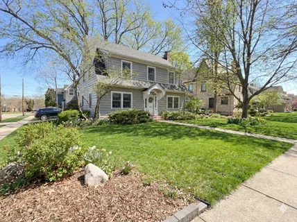 $219,900 | 2037 Clinton Street, Rockford, IL 61103