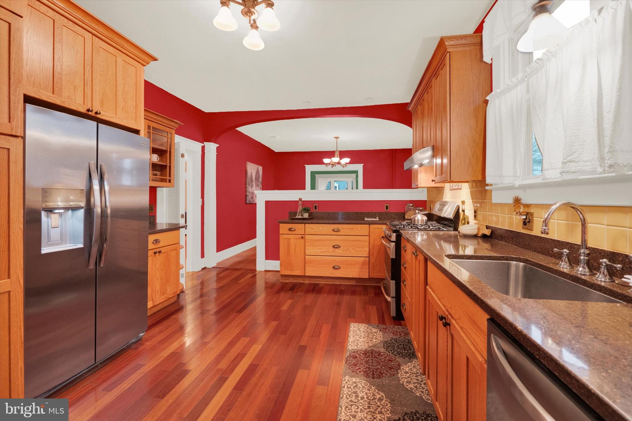 704 Brookwood Road Baltimore, MD 21229 - Photo 4 of 44 Updated kitchen
