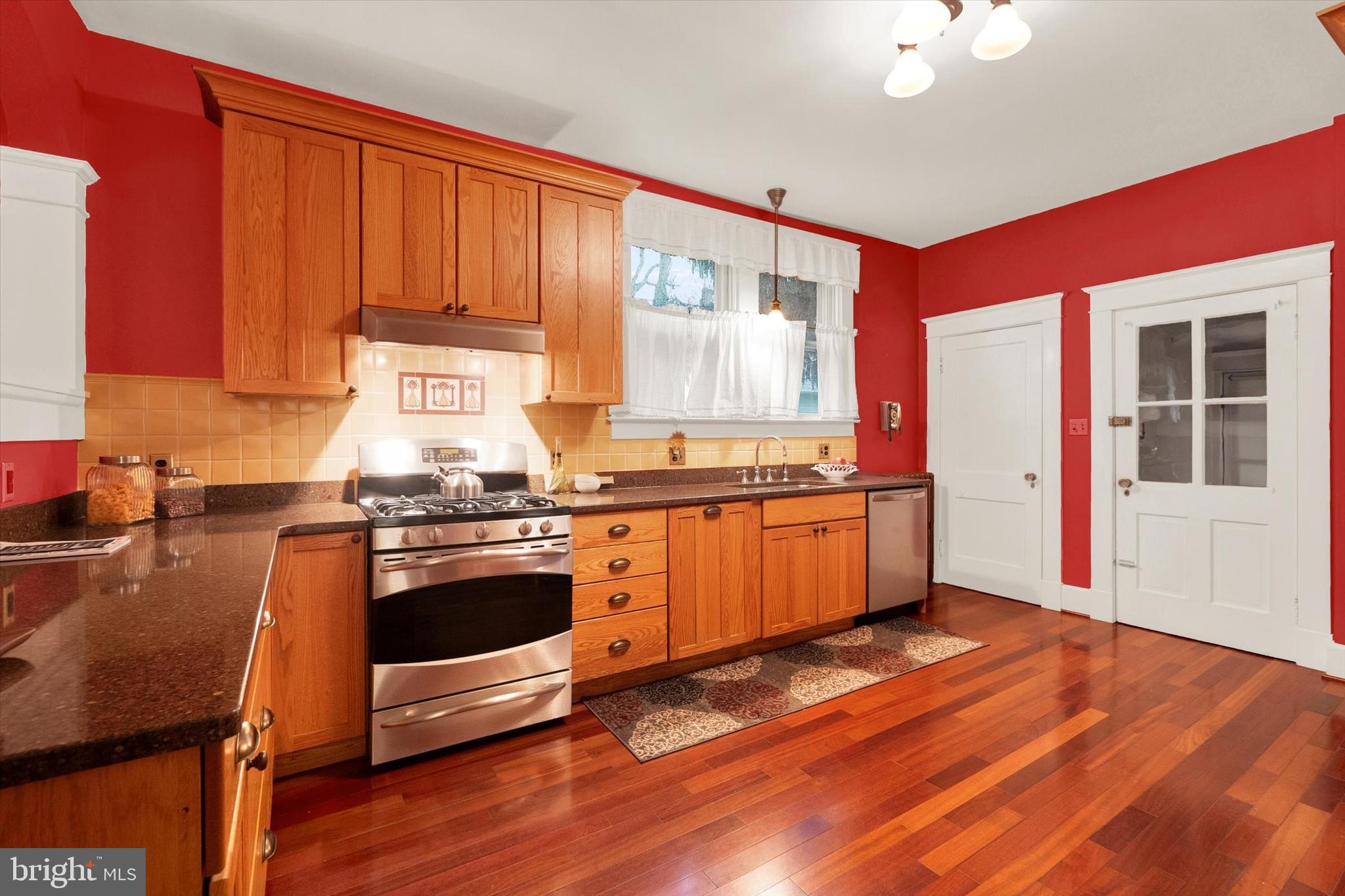 704 Brookwood Road Baltimore, MD 21229 - Photo 6 of 44 New appliances
