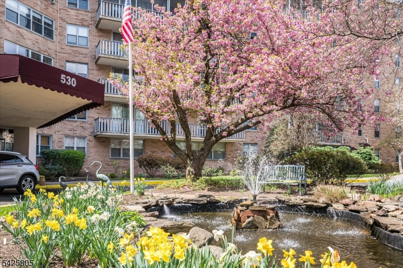 530 Valley Road, Unit 3Z Montclair, NJ 07043 - Photo 3 of 21