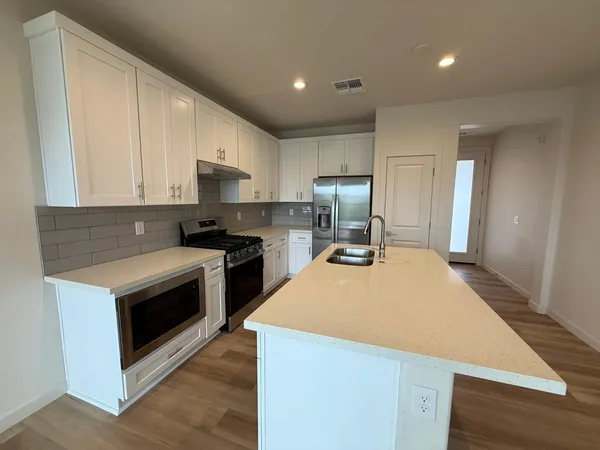 $2,850 | 624 North Vine Street, Chandler, AZ 85225