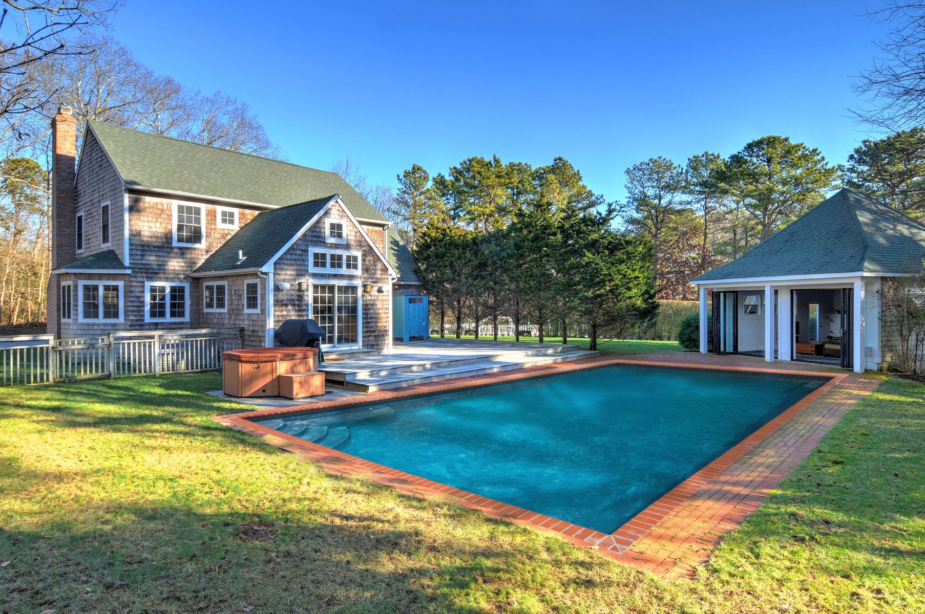 83 Spring Close Highway East Hampton, NY 11937 - Photo 2 of 8