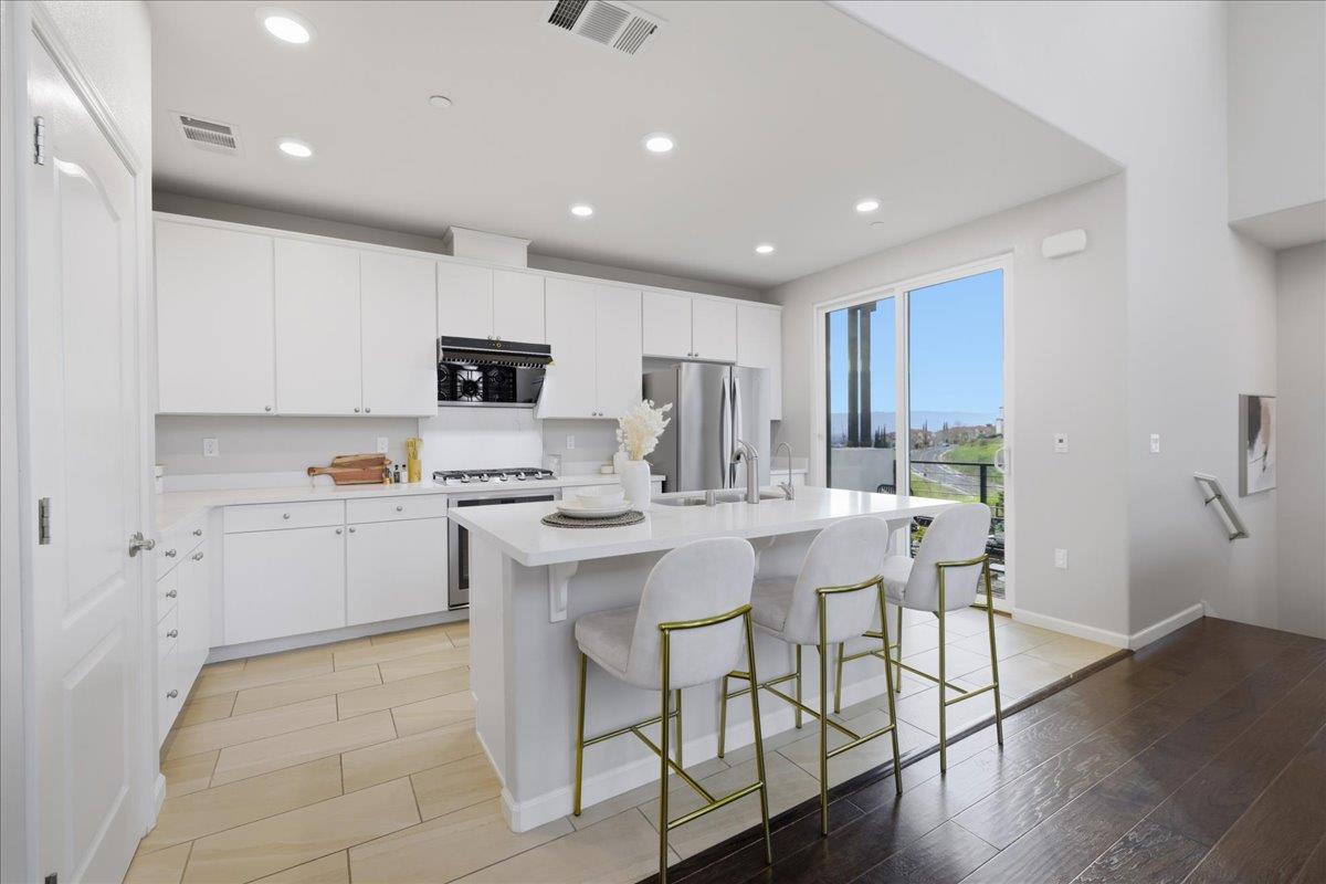 218 William Manly Street, Unit 2 San Jose, CA 95136 - Photo 11 of 65