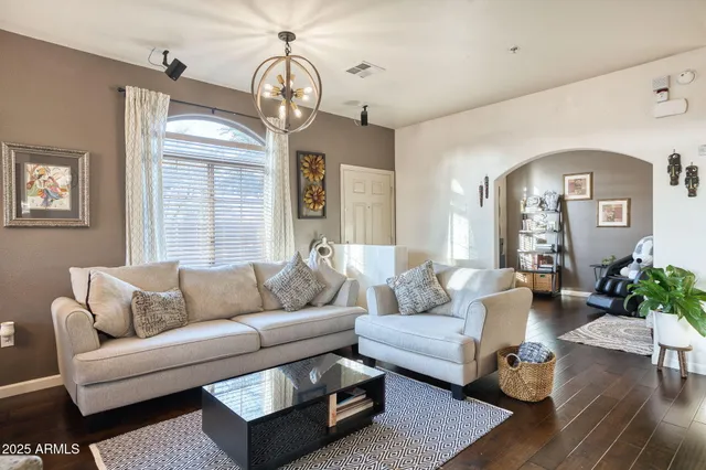 $2,200 | 17150 North 23rd Street, Unit 125, Phoenix, AZ 85022