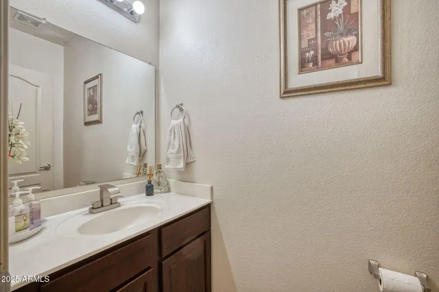 $2,200 | 17150 North 23rd Street, Unit 125, Phoenix, AZ 85022