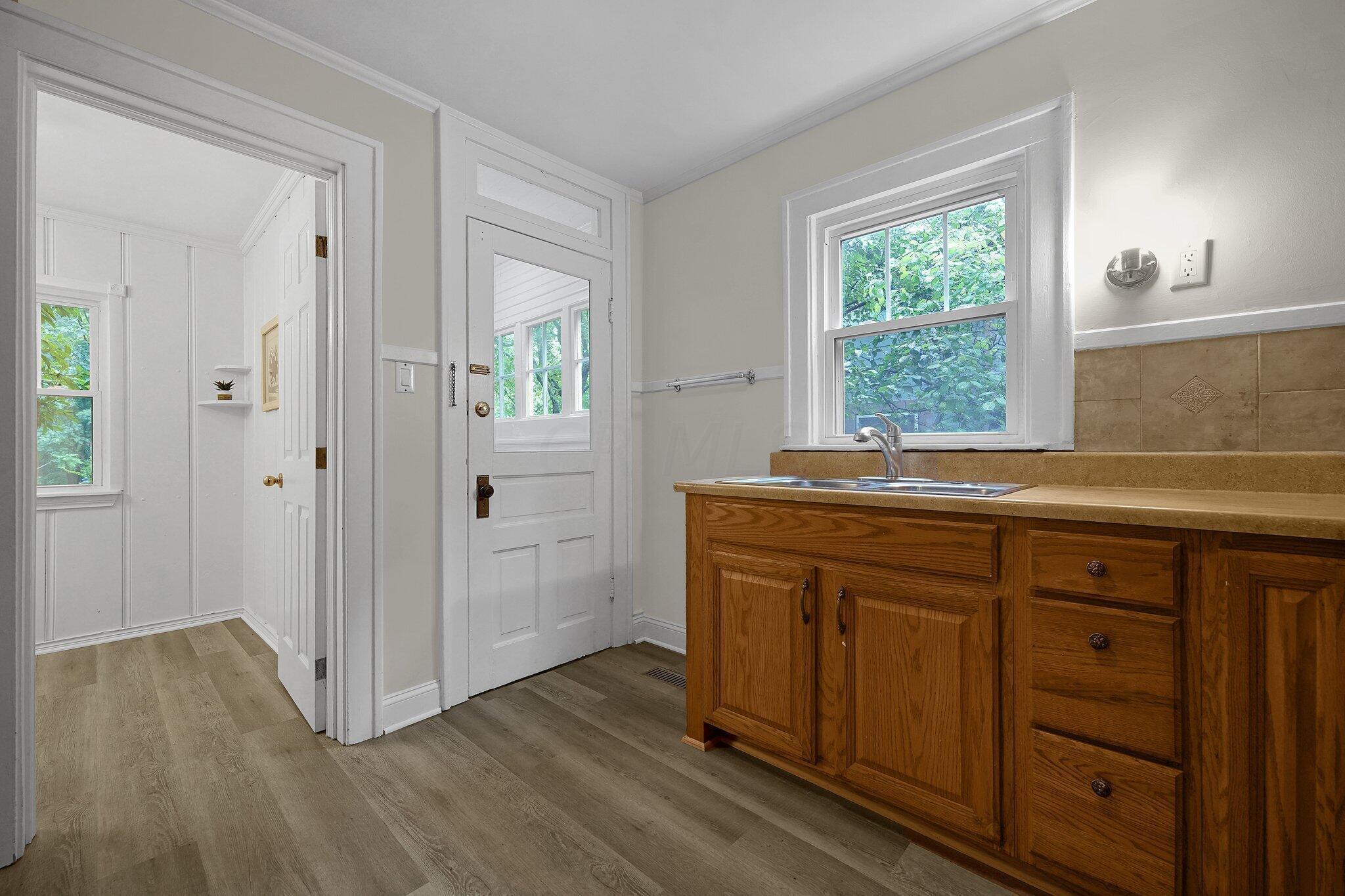 203 East Pacemont Road Columbus, OH 43202 - Photo 15 of 38 17-web-or-mls-203-e-pacemont-rd