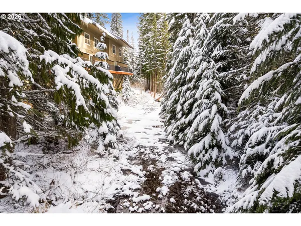 $690,000 | 87786 East Creek Ridge Road, Government Camp, OR 97028