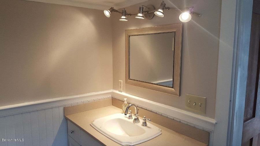 35 Albany Road West Stockbridge, MA 01266 - Photo 8 of 10 bath1