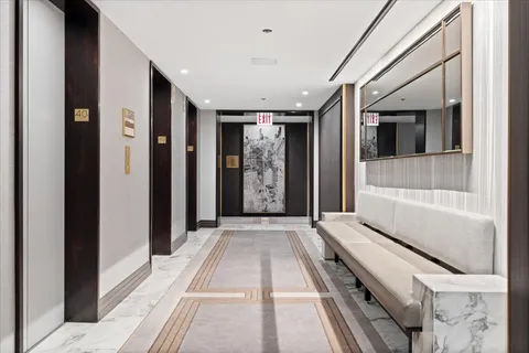 $999,500 | 180 East Pearson Street, Unit 4002, Chicago, IL 60611