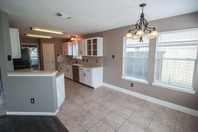 $2,325 | 3005 Wood Hollow Drive, League City, TX 77573