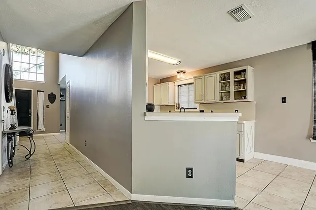 $2,325 | 3005 Wood Hollow Drive, League City, TX 77573