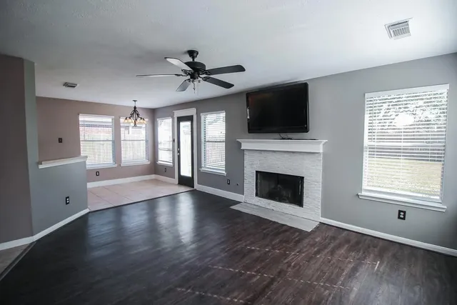 $2,325 | 3005 Wood Hollow Drive, League City, TX 77573