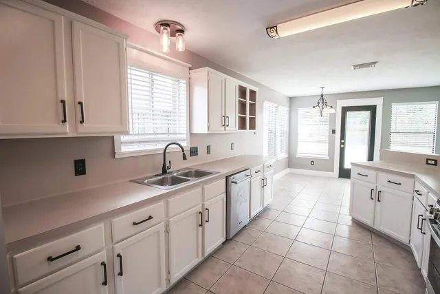 $2,325 | 3005 Wood Hollow Drive, League City, TX 77573