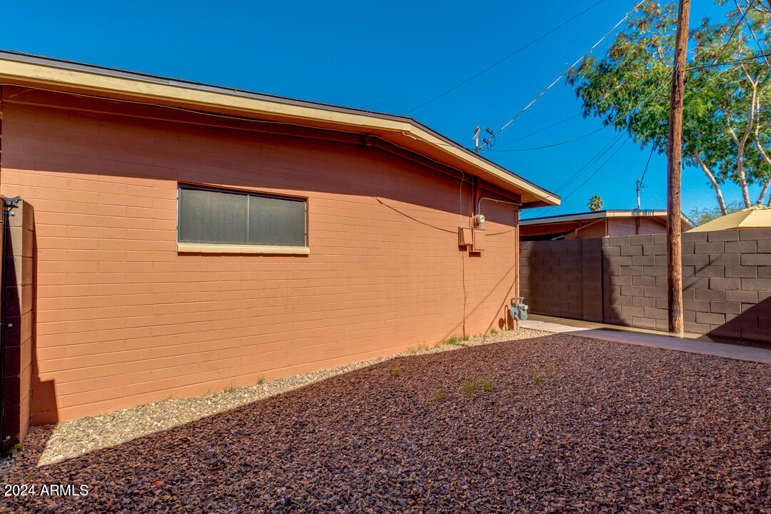 1921 East Virginia Avenue, Unit 14 Phoenix, AZ 85006 - Photo 19 of 20 a backyard of a house