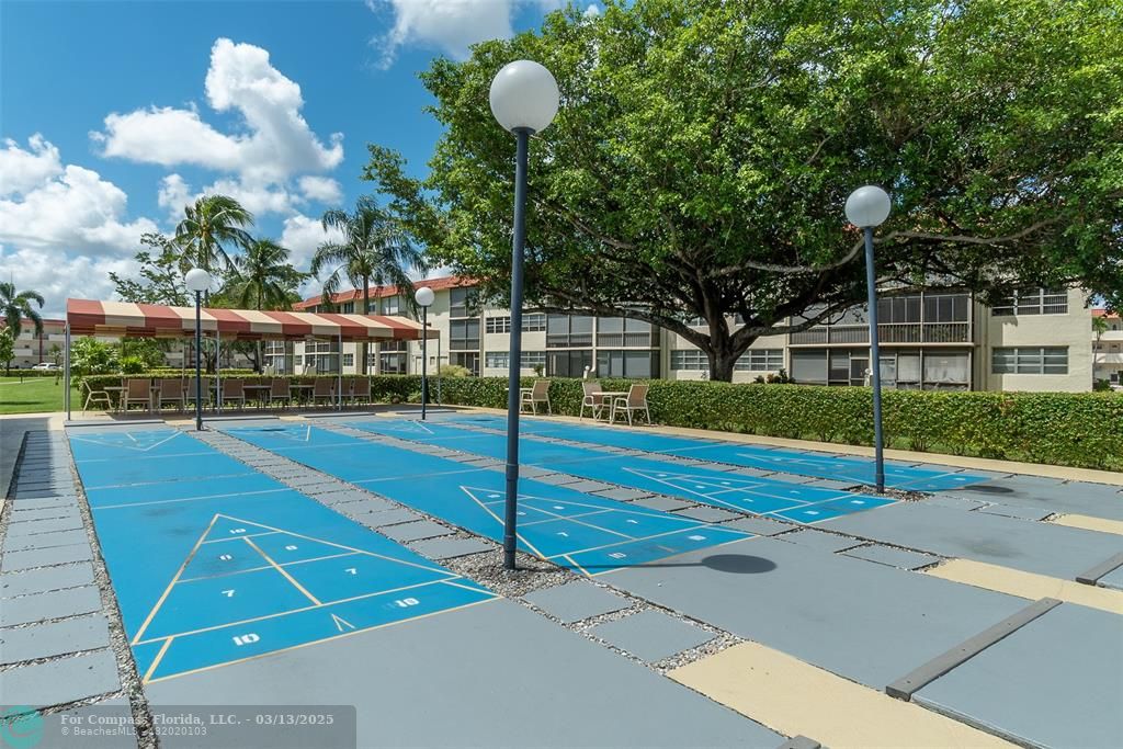 8990 South Hollybrook Boulevard, Unit 301 Pembroke Pines, FL 33025 - Photo 22 of 52 a view of a basket ball ground