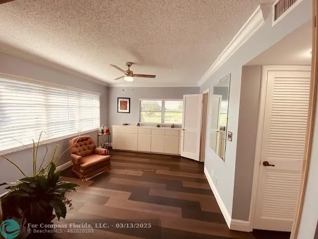 a view of an entryway with a livingroom